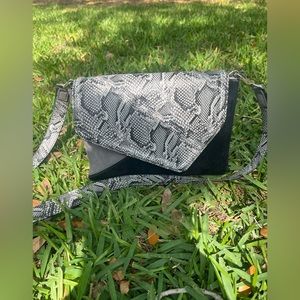 White House Black Market Retro Crossbody NWOT SOLD OUT IN STORES